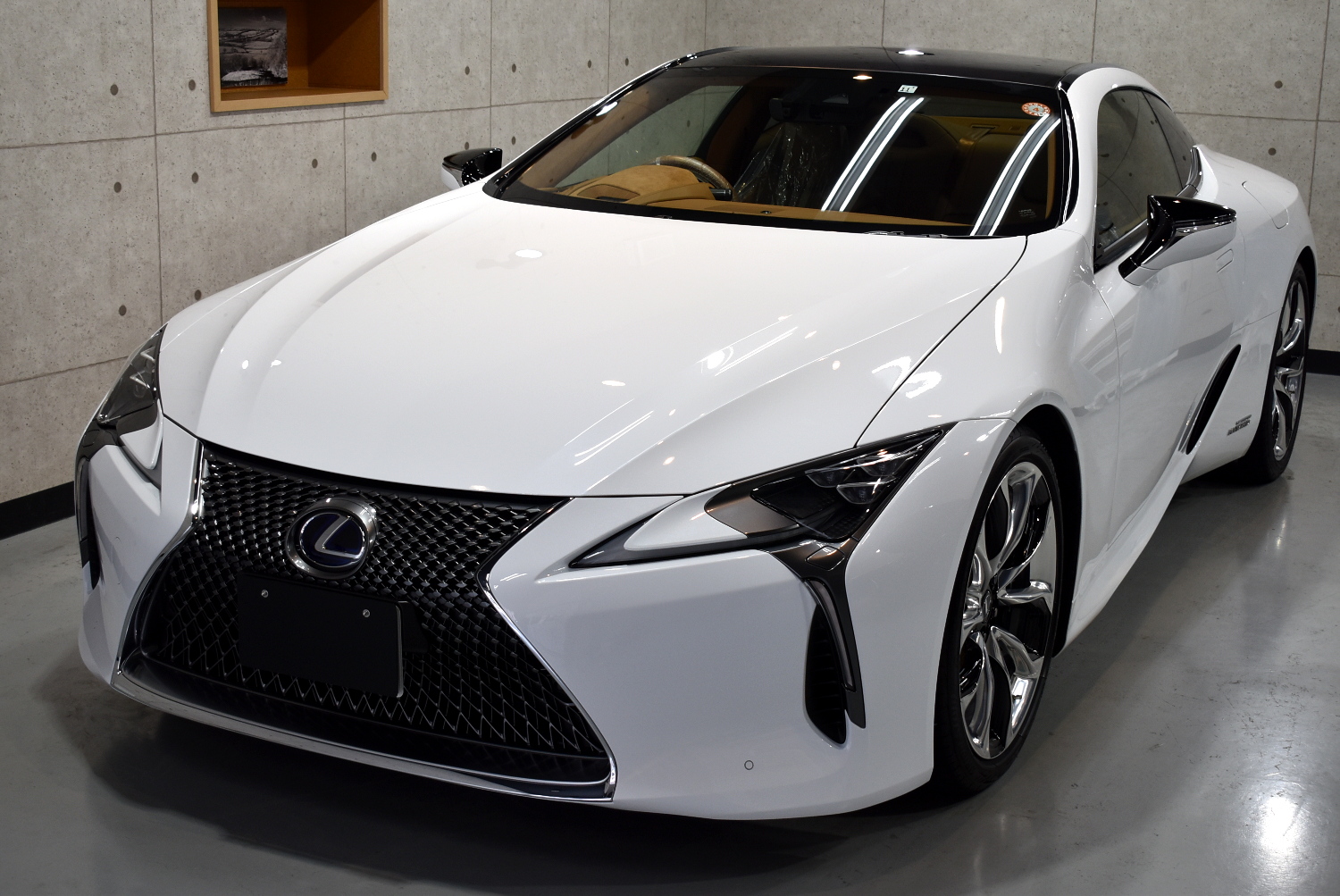 LC500h-12