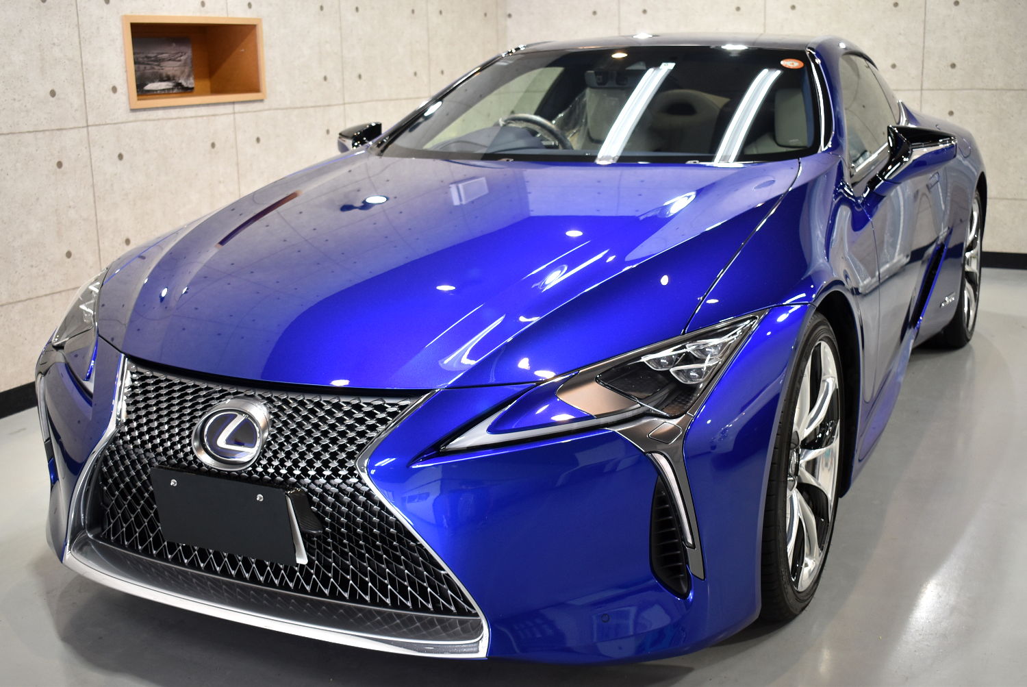 LC500h-2