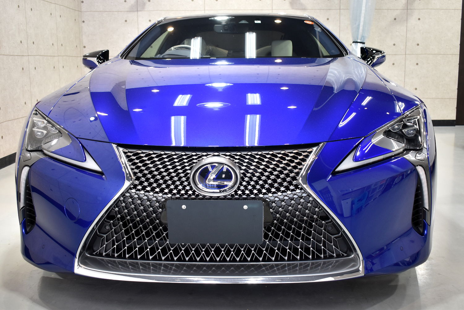 LC500h-3